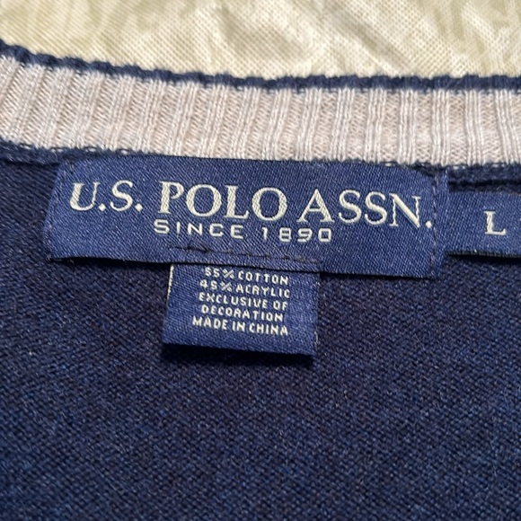 U.S. Pplo Assn. navy blue, gray, and cream color. - Picture 2 of 3
